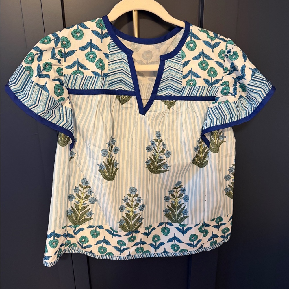 Stunning Crisp Blue and Green Blouse - click print and navy trim - NWOT
